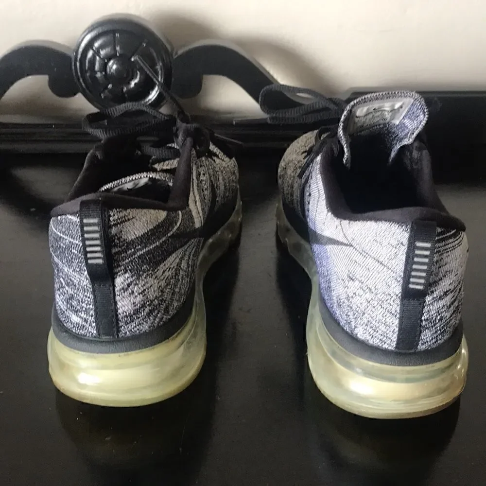 Nike Oreo fly knit max preowned running shoes